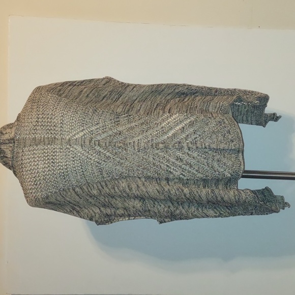 Maurices Marled Oversized Shawl Short Sleeve Sweater Size Medium Black and White - Picture 5 of 8